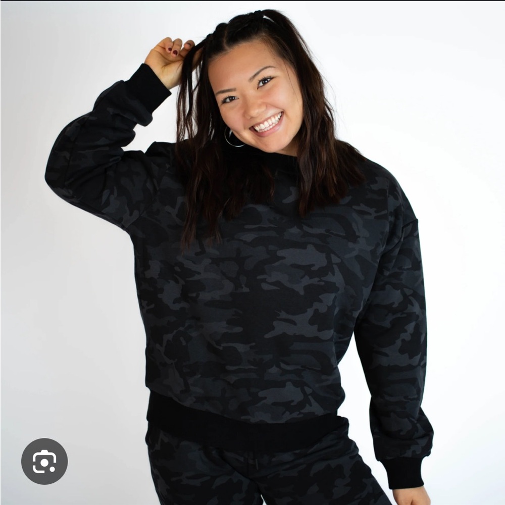 Fleo Black Camo Crew Sweater